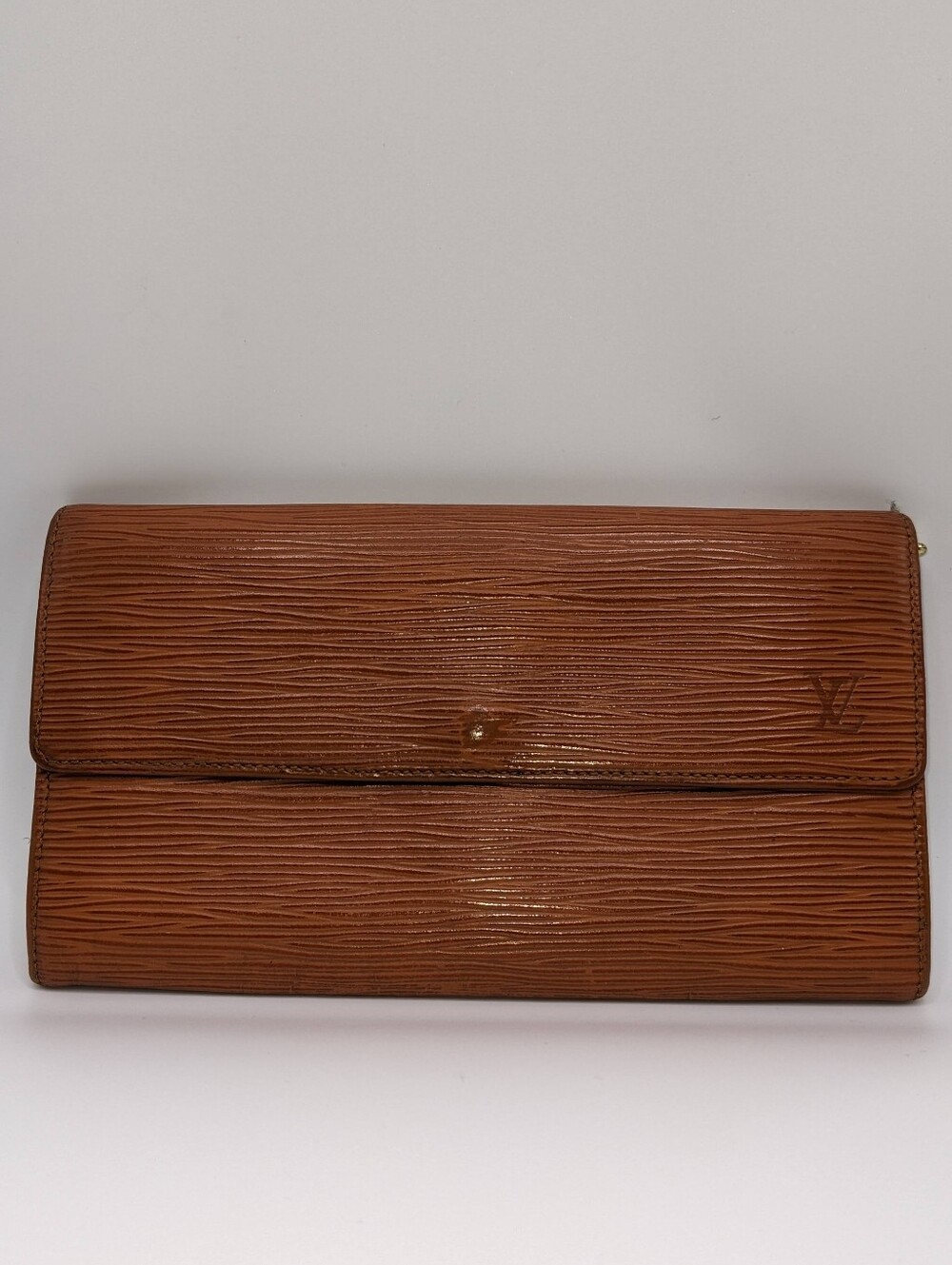 Authentic  Louis Vuitton Epi Porte Feuille Sarah Leather Long Bifold Wallet